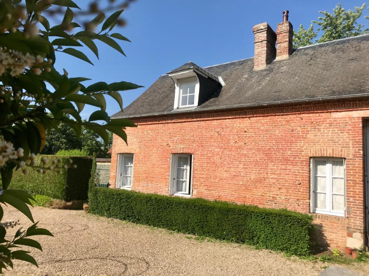 Gite De Mauxe Acquigny Bagian luar foto