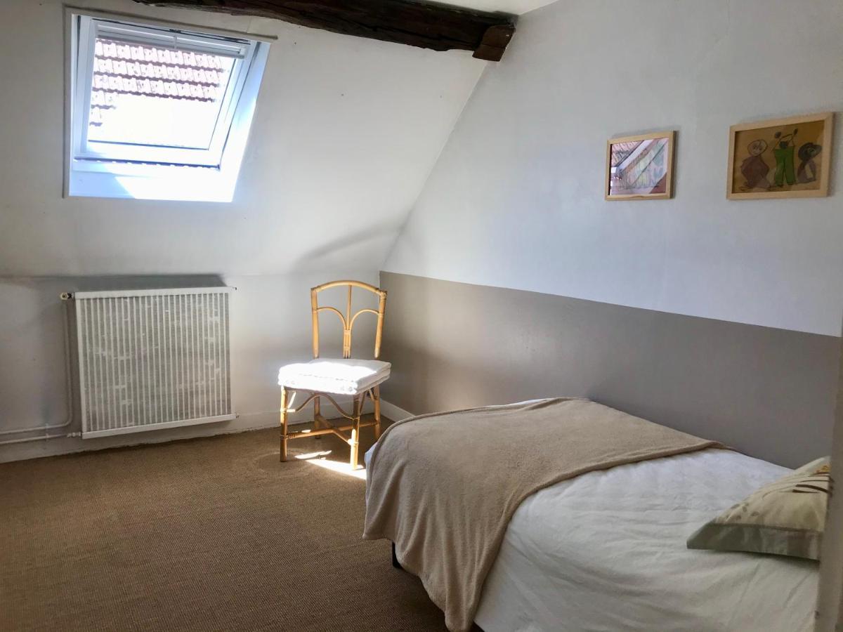Gite De Mauxe Acquigny Bagian luar foto